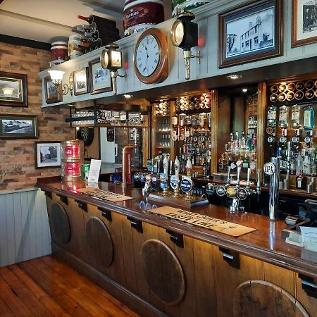 The Labouring Man Hotel Coldwaltham Buitenkant foto
