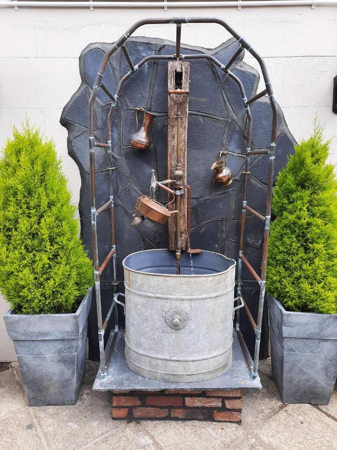 The Labouring Man Hotel Coldwaltham Buitenkant foto