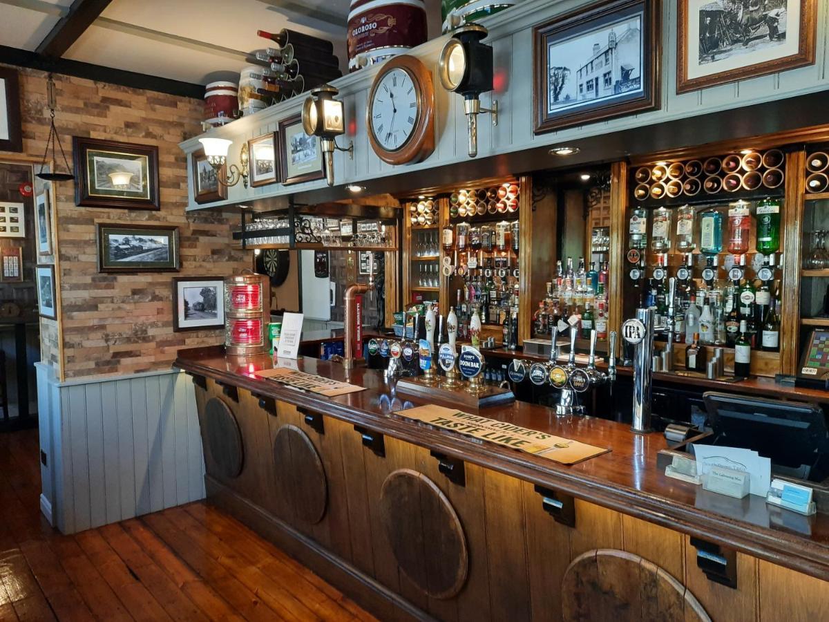 The Labouring Man Hotel Coldwaltham Buitenkant foto