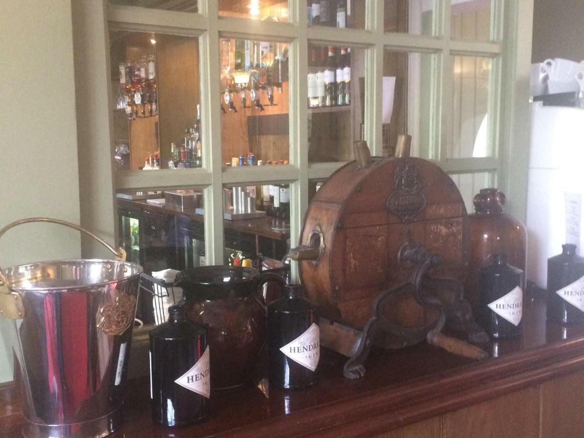 The Labouring Man Hotel Coldwaltham Buitenkant foto